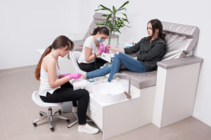Top Signs of a Quality Nail Salon Near You